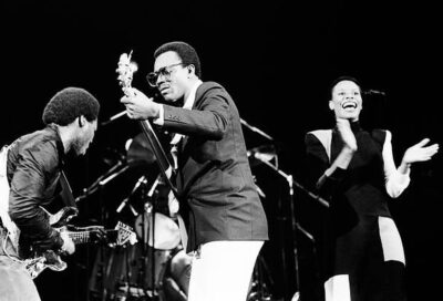 Chic - The locked grin of the groove