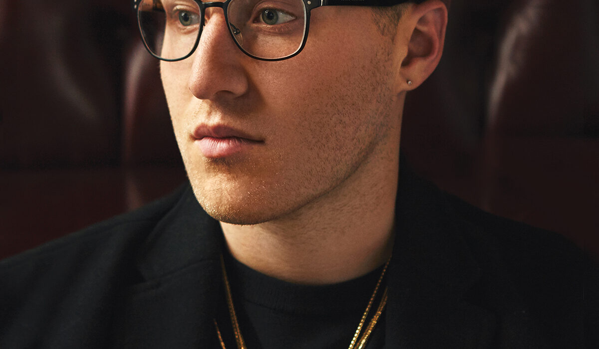 Mike Posner, 2016 press portrait
