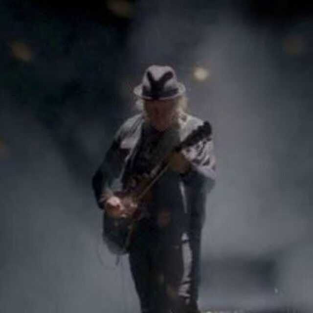 neil-young-mid