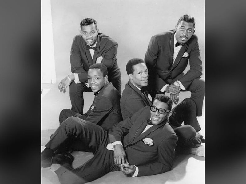 The Temptations - Silk pulled tight